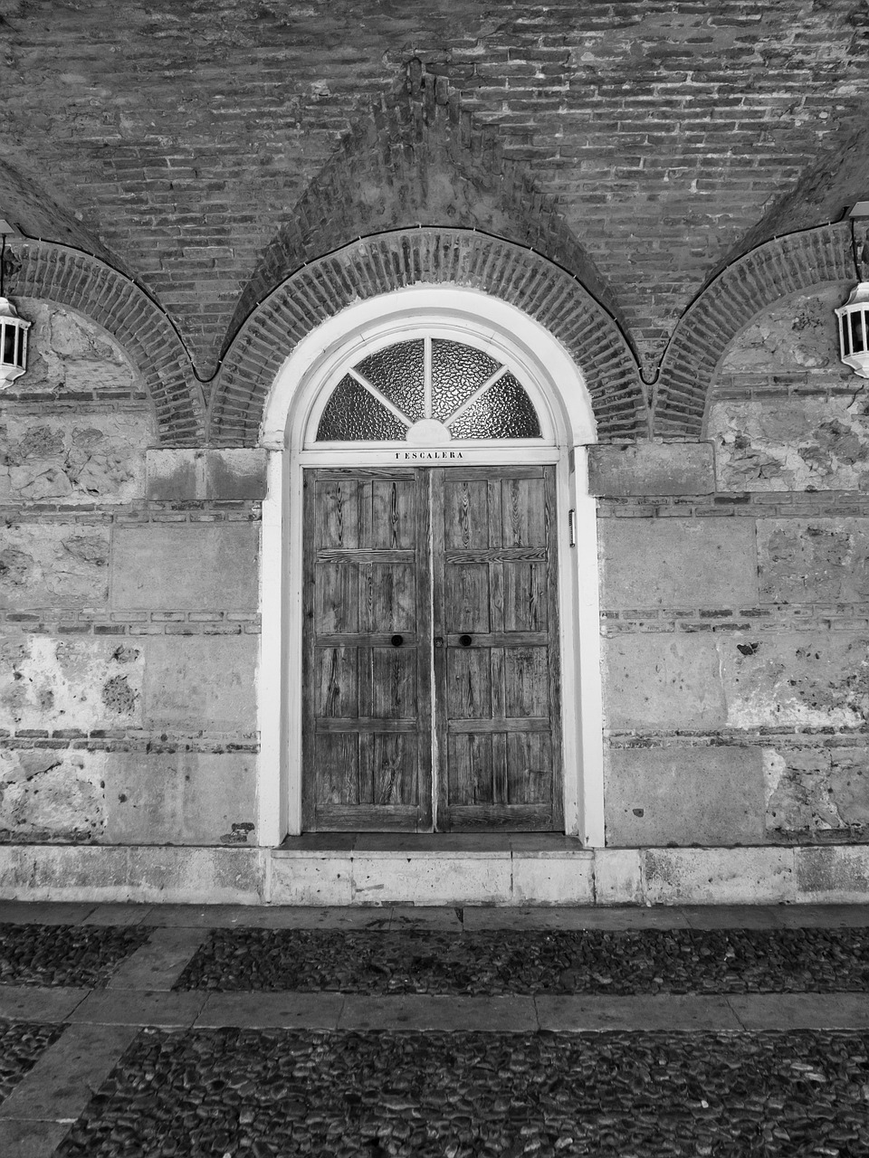 door old housing free photo