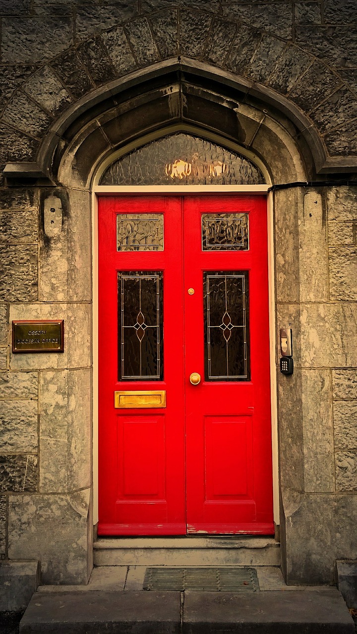 door red house free photo
