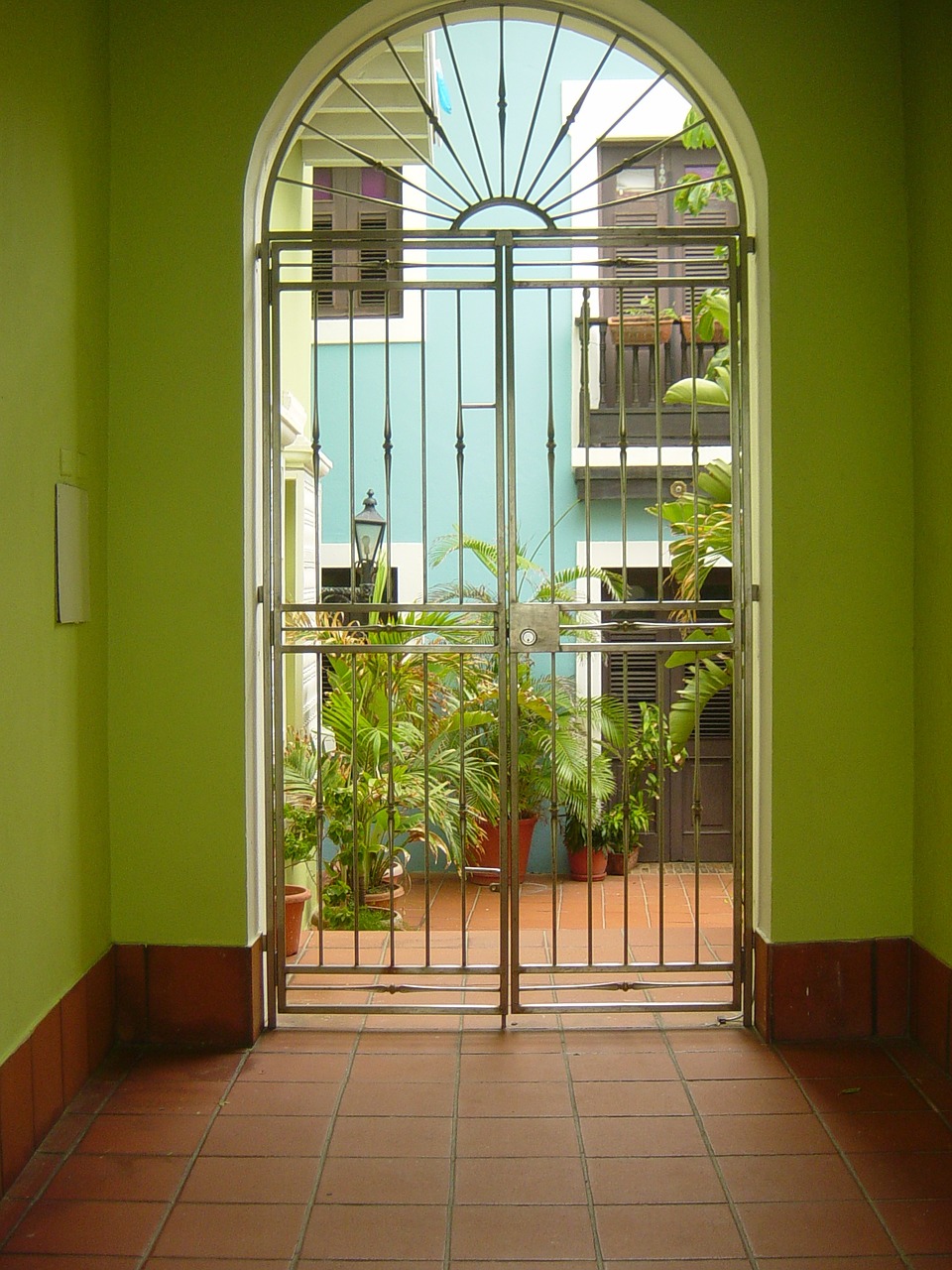 door courtyard architecture free photo