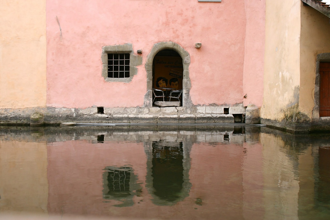 door water wall free photo