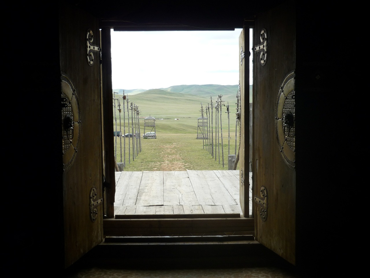 door steppe outlook free photo