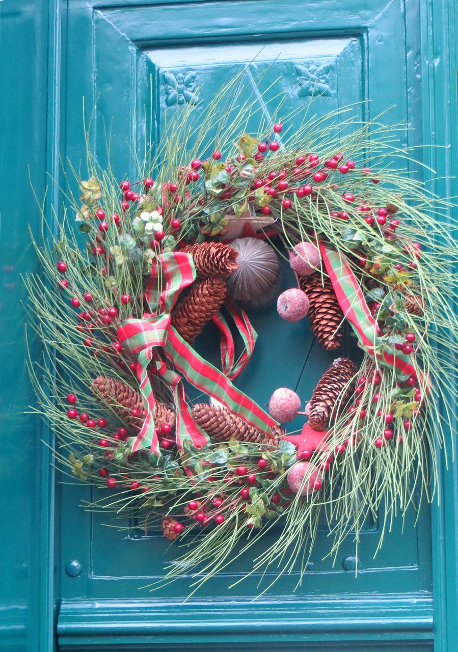 door decoration wreath free photo
