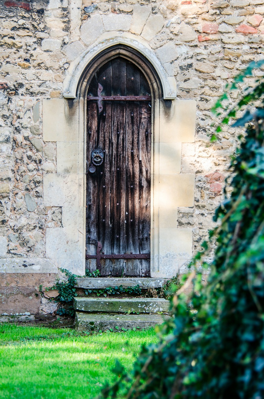 door rustic wooden free photo