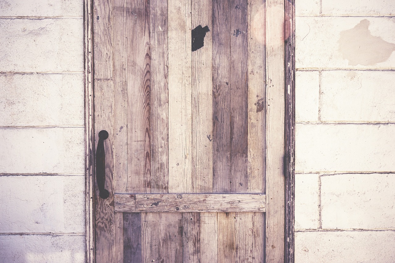 door wooden old free photo