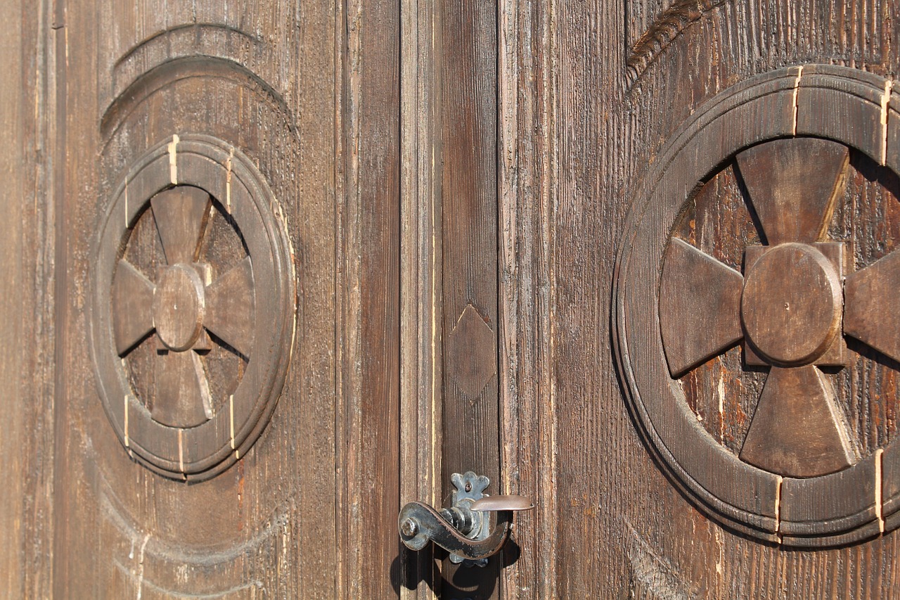 door wooden door crosses free photo