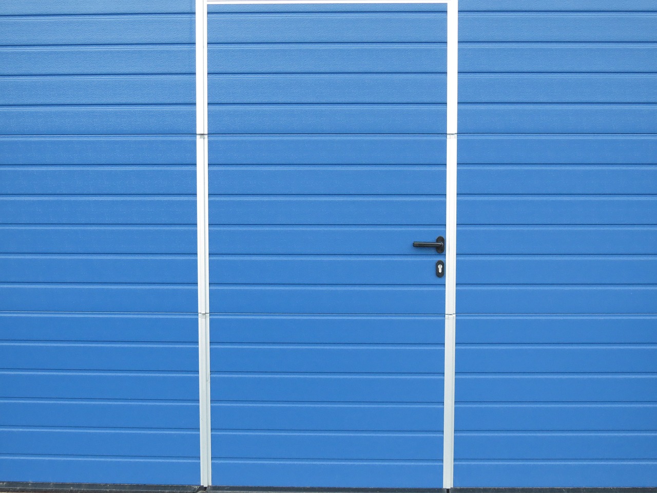door sheet blue free photo