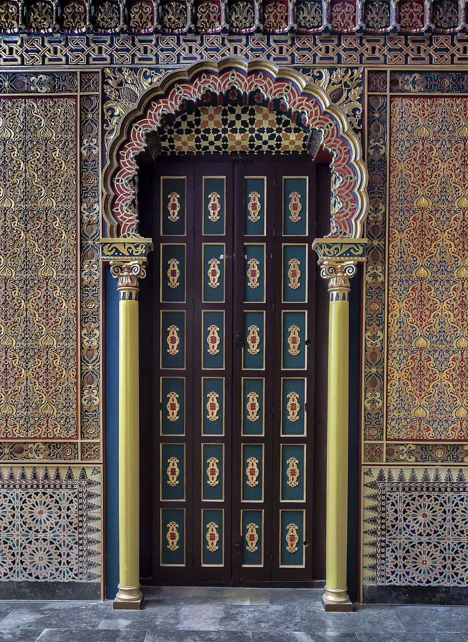 door old  style arabesque  carved wood free photo