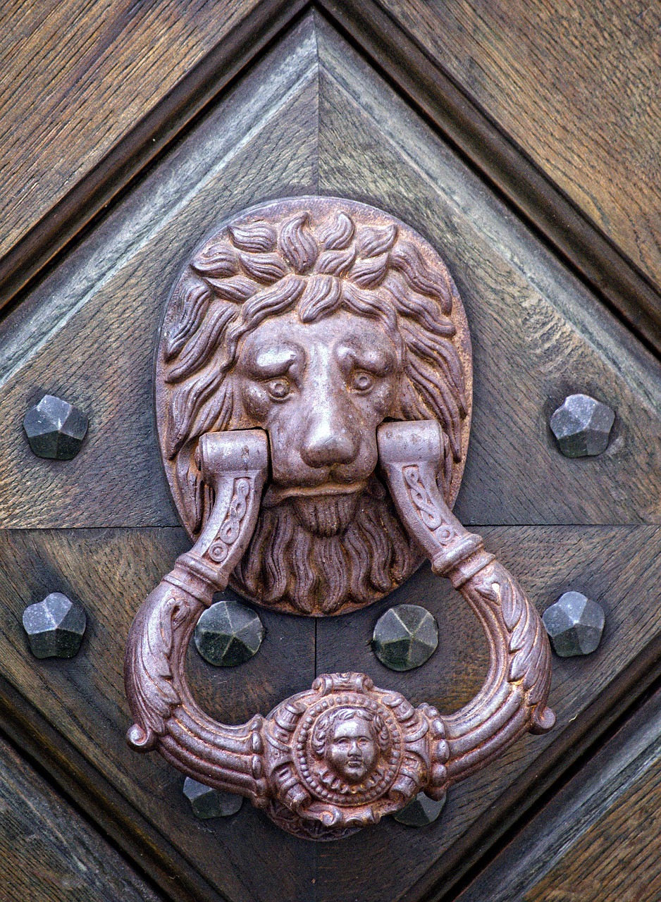 doorknocker call waiting metal free photo