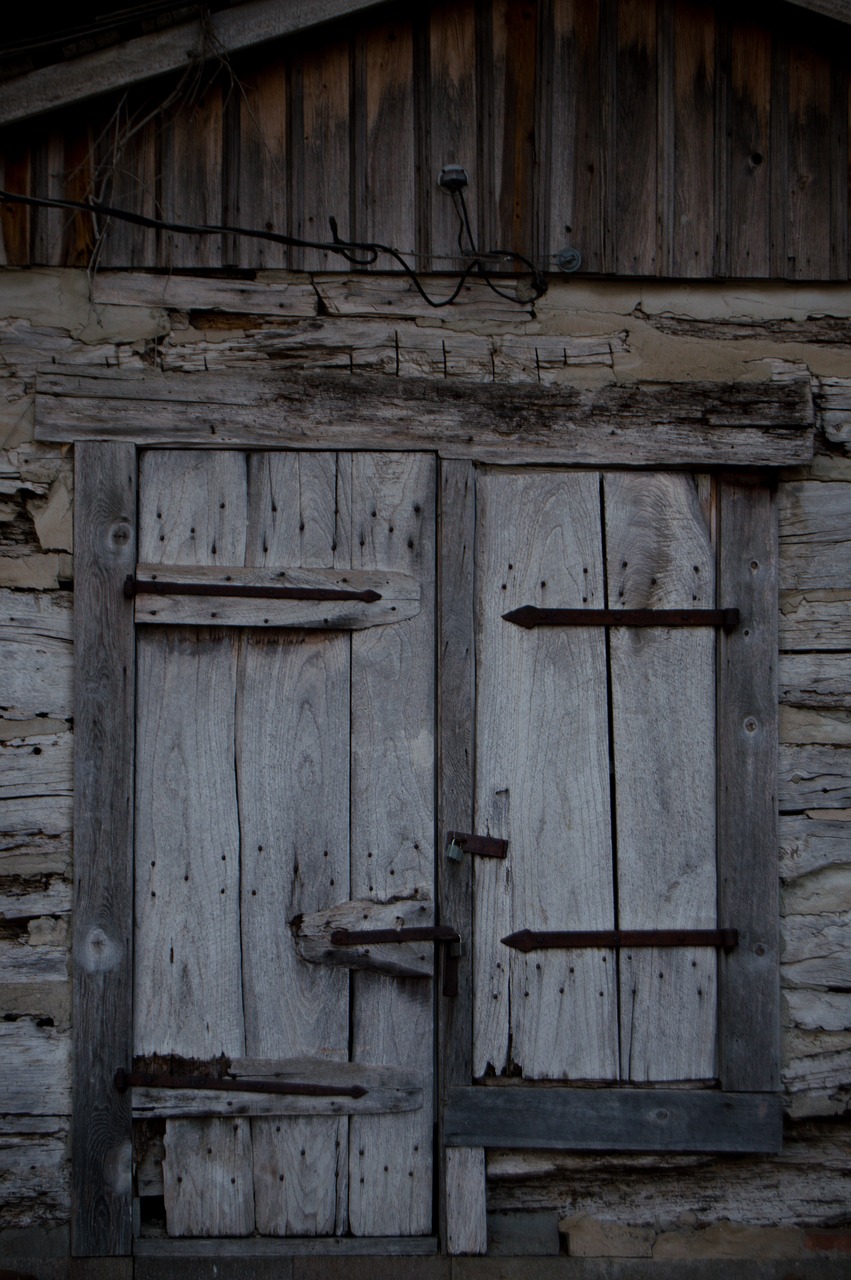 doors old rustic free photo