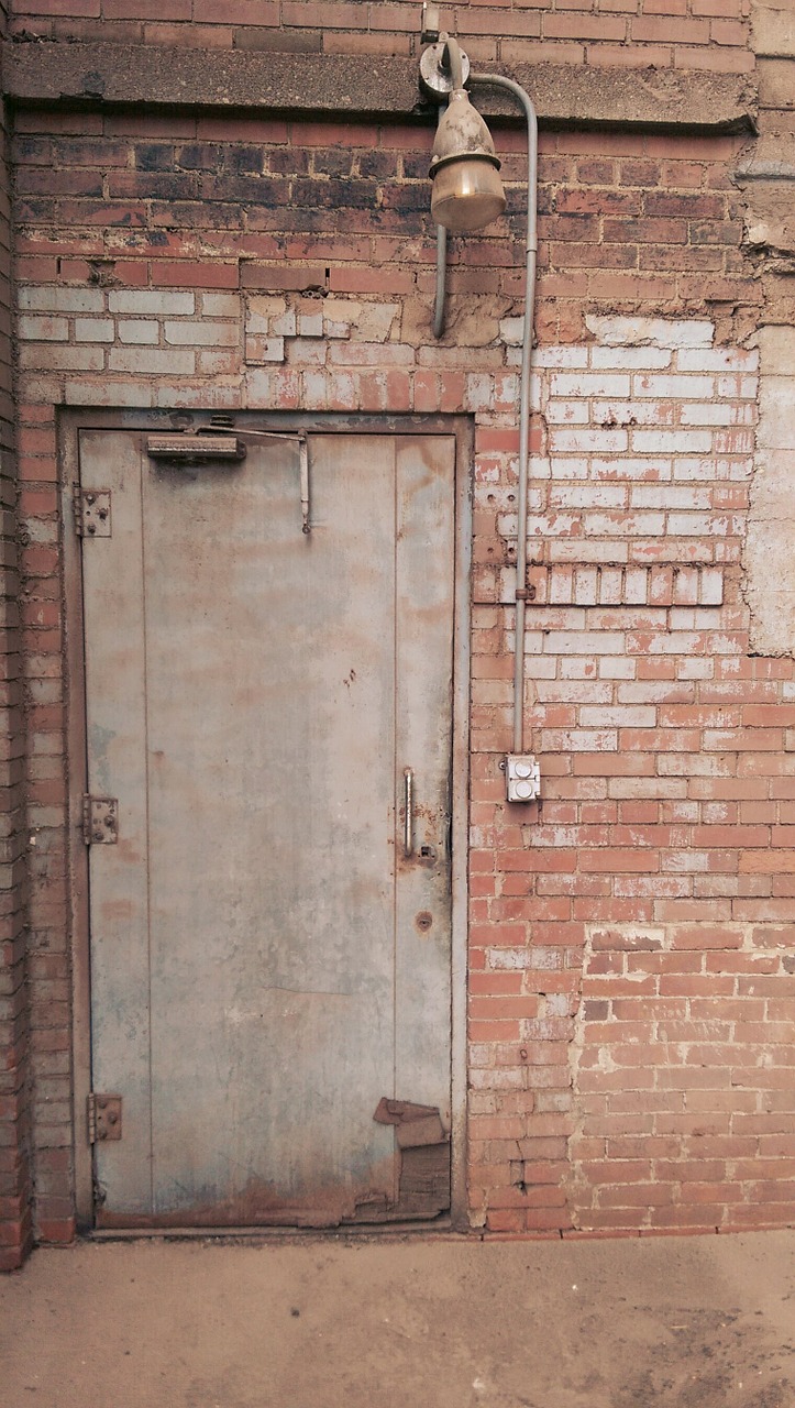 doorway factory brick free photo