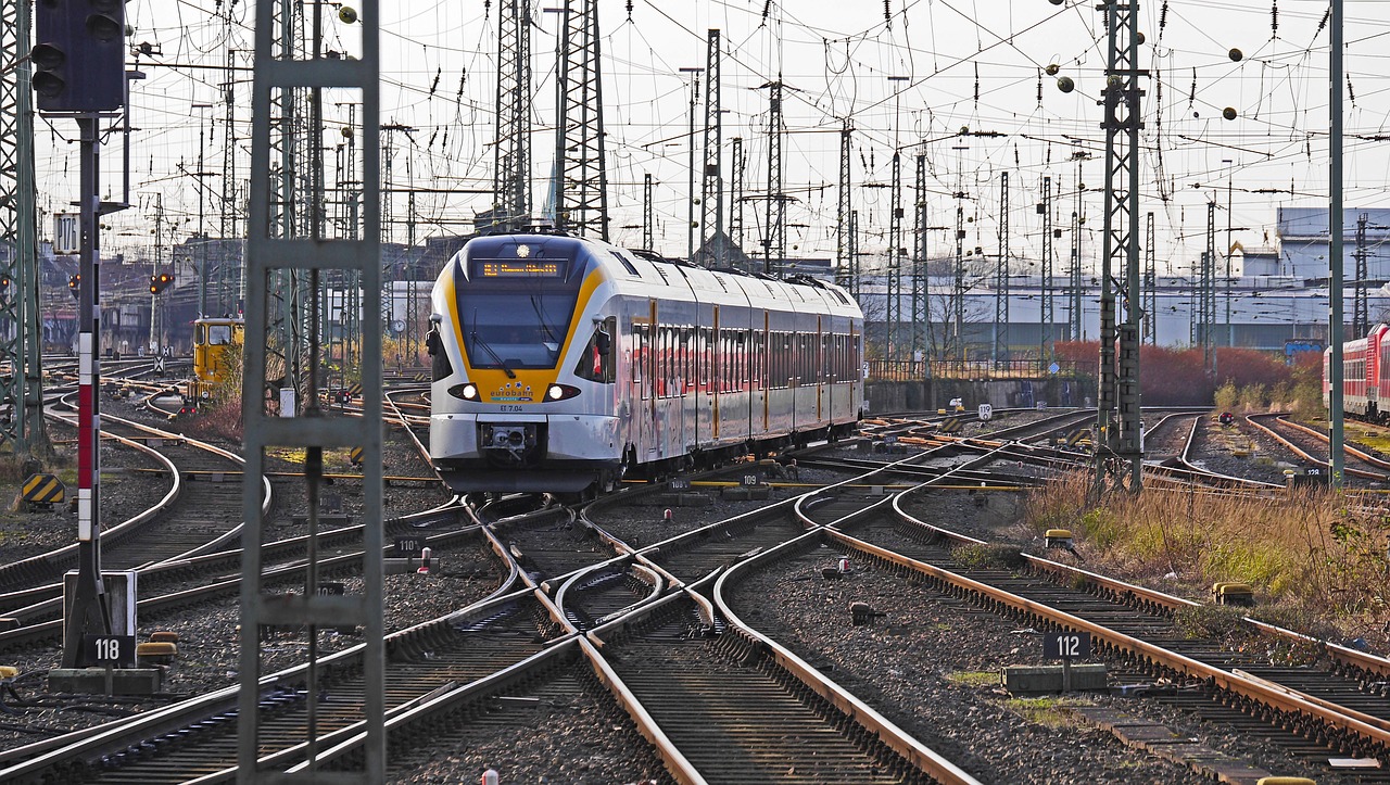 dortmund hbf regional train electrical multiple unit free photo