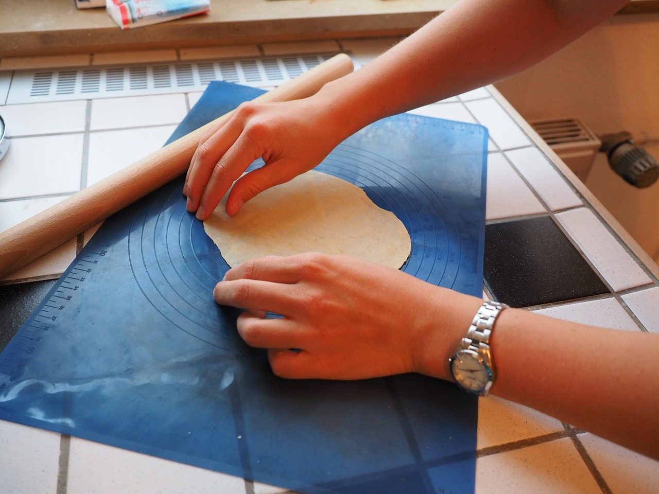 dough preparation wave out free photo