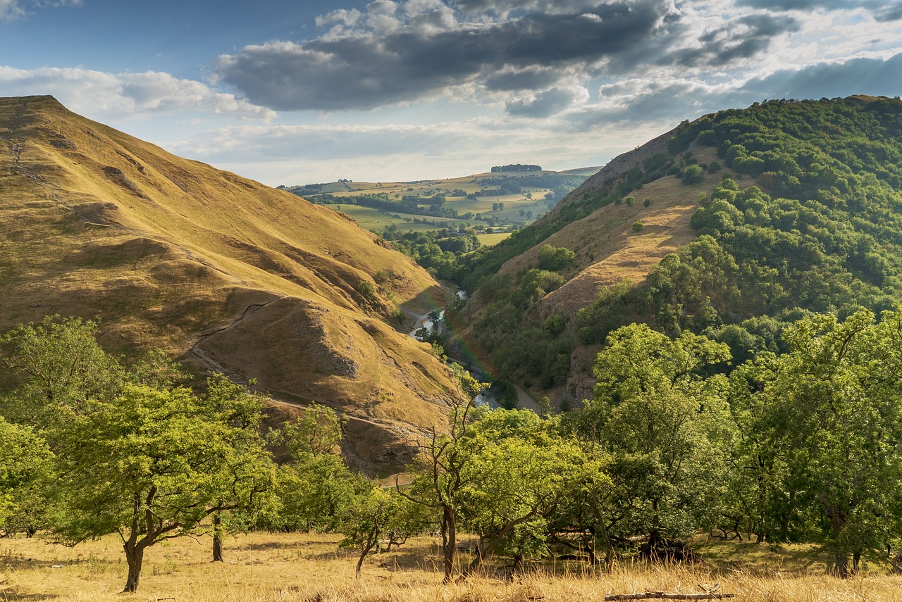 dovedale  united kingdom  valley free photo