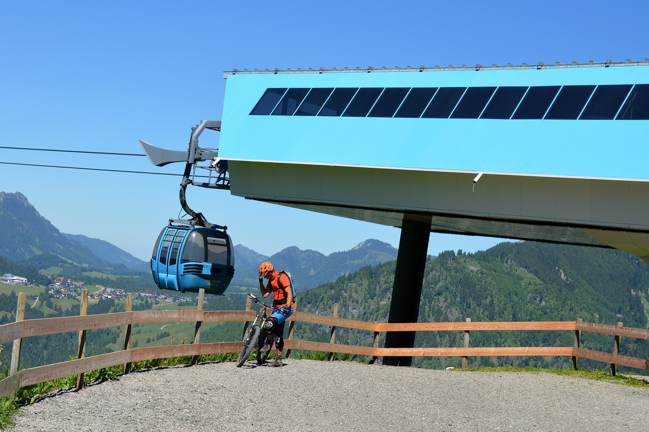 downhill biker gondola free photo