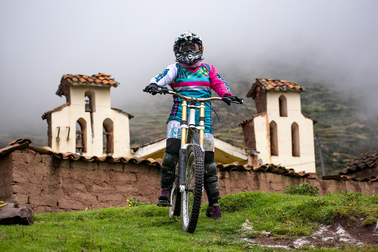 downhill  bicycle  enduro free photo