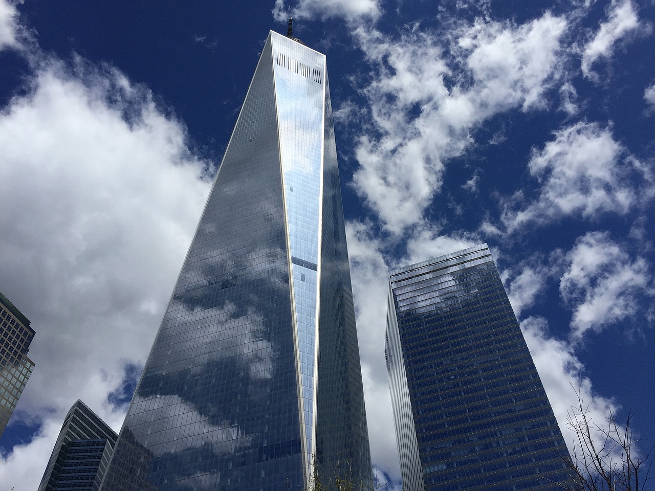 downtown new york tall buildings greeenwich street n free photo