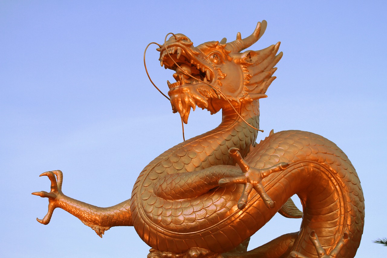 dragon  statue  sculpture free photo