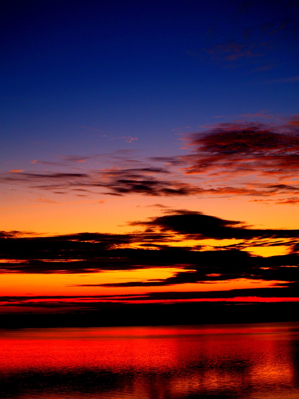 dramatic sunset skies free photo