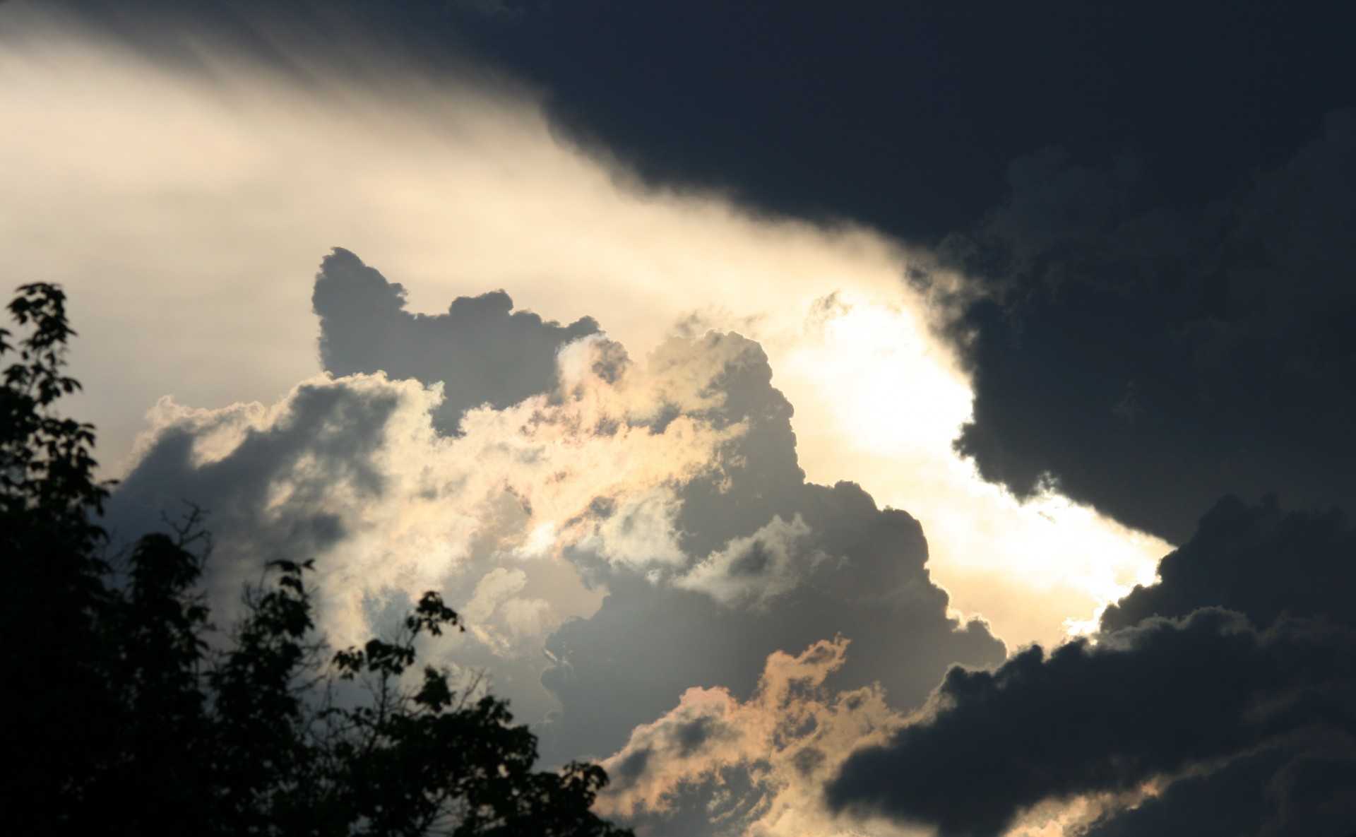 sky clouds dramatic free photo