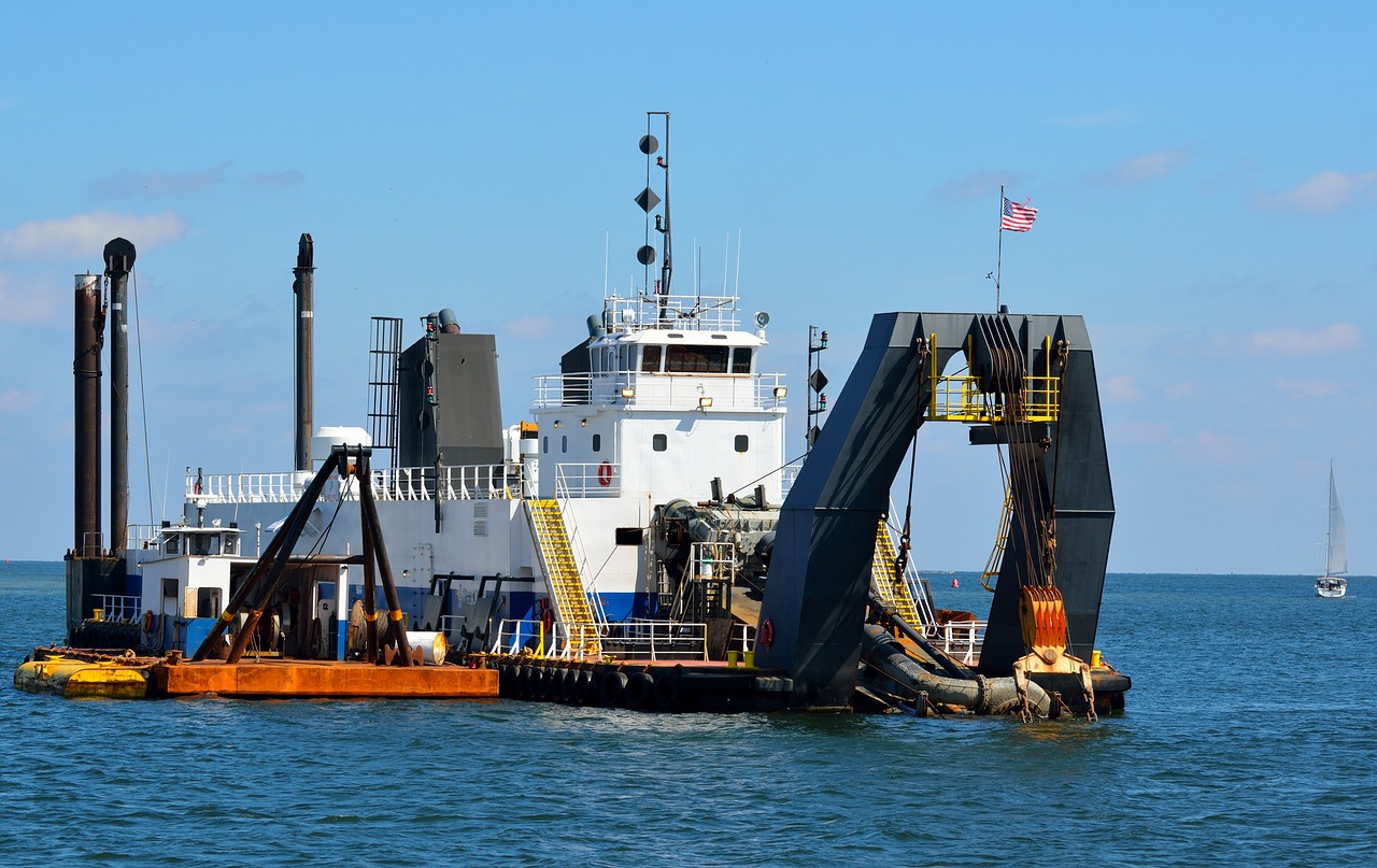 dredger boat business free photo