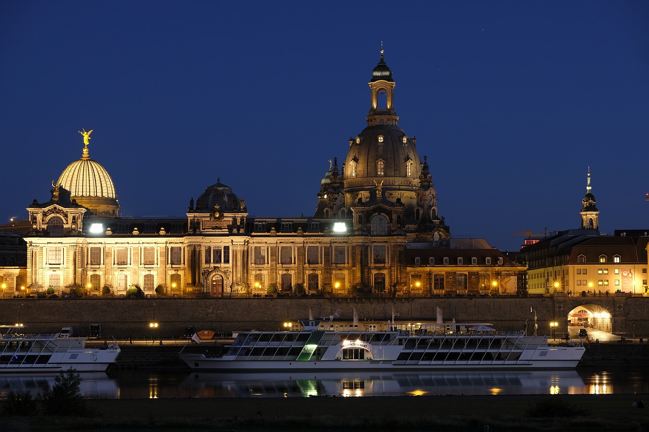 dresden frauenkirche castle free photo