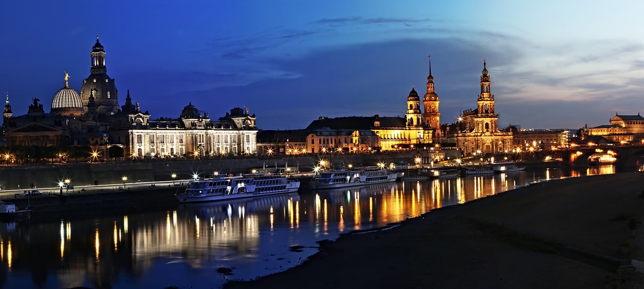 dresden  florence on the elbe  city free photo