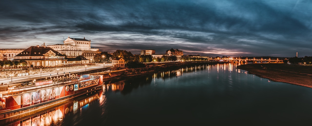 dresden  elbe  historic center free photo