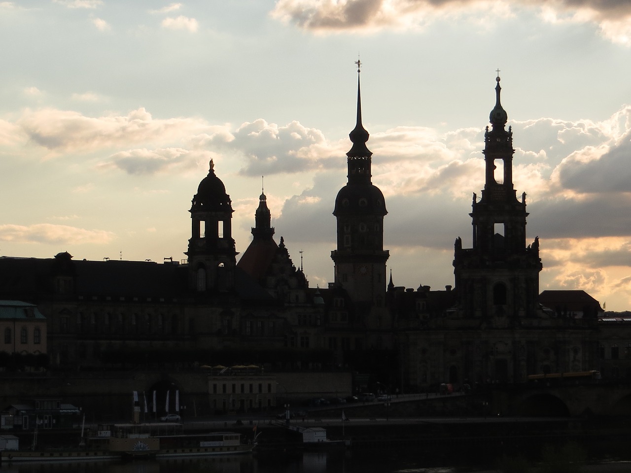 dresden cathedral marketplace free photo
