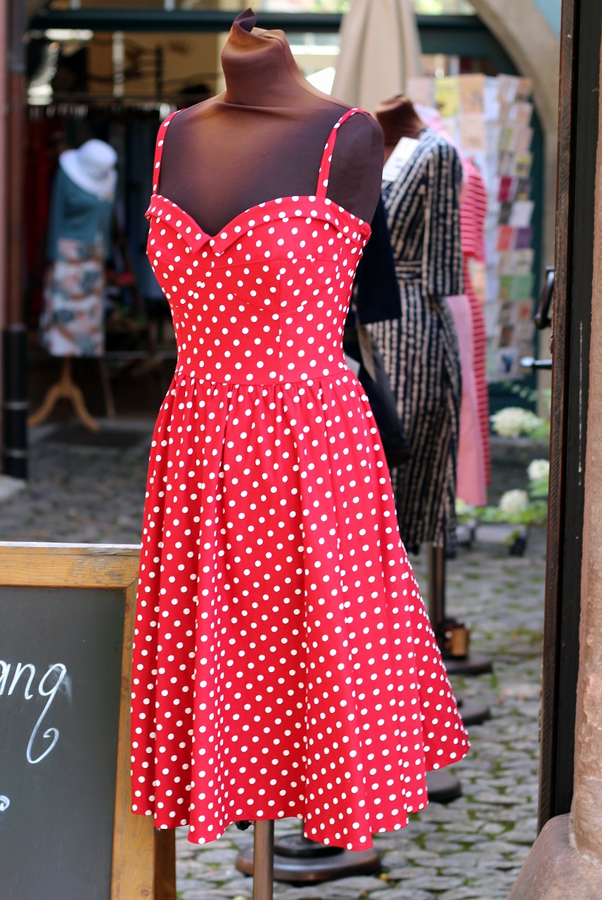 dress red with points free photo