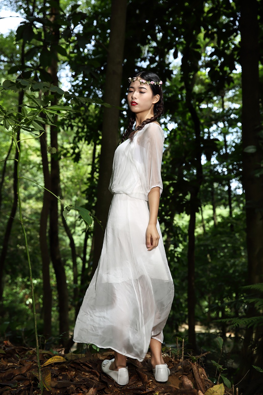 dress  outdoor  wood free photo