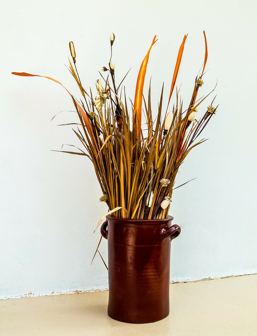 dried flowers bouquet clay pot free photo