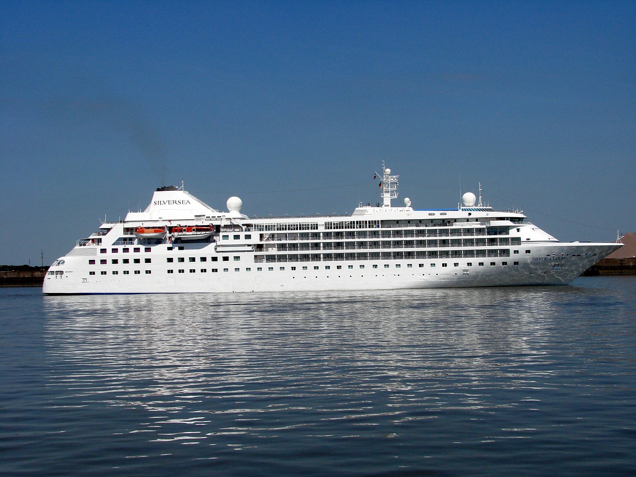 driving cruise ship elbe holiday cruise free photo