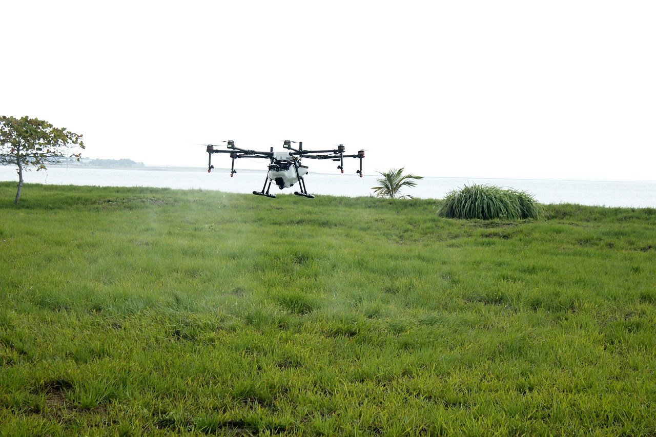 drone asperjando drone farm fumigation free photo