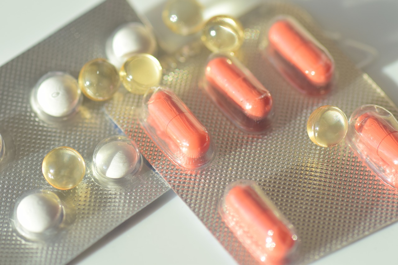 drug tablets blister free photo
