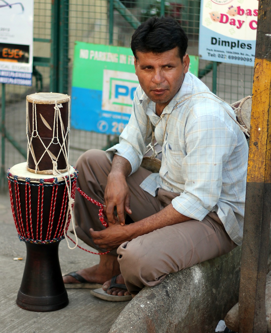 drums seller street free photo