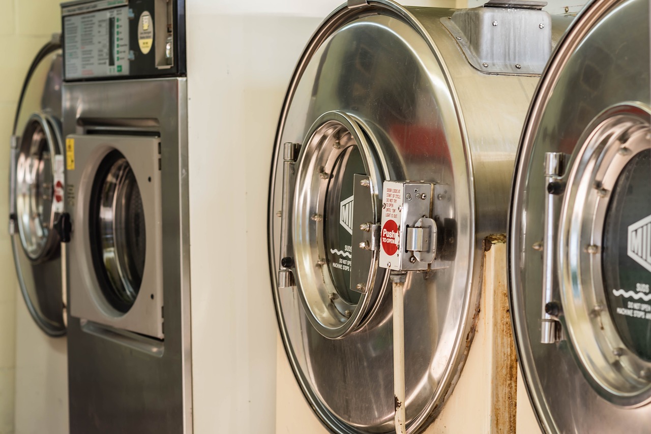 dryer  laundromat  dirty free photo