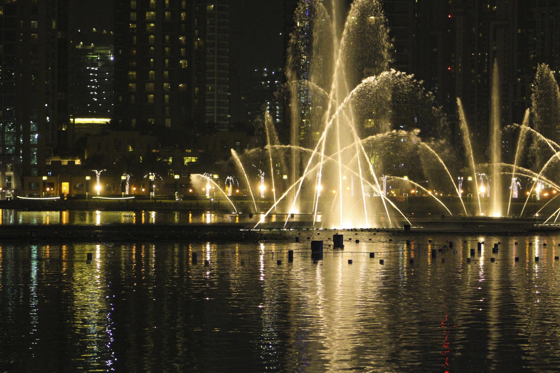 dubai fountains fun free photo