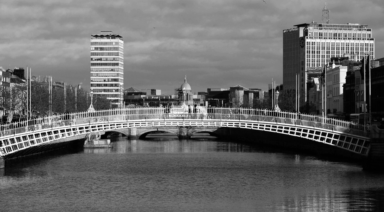 dublin ha'penny bridge dublin city free photo