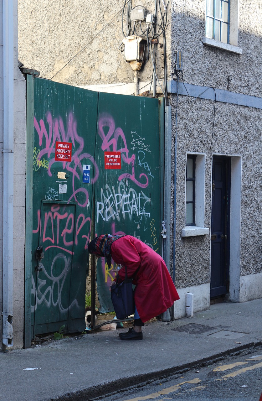 dublin ireland old woman free photo