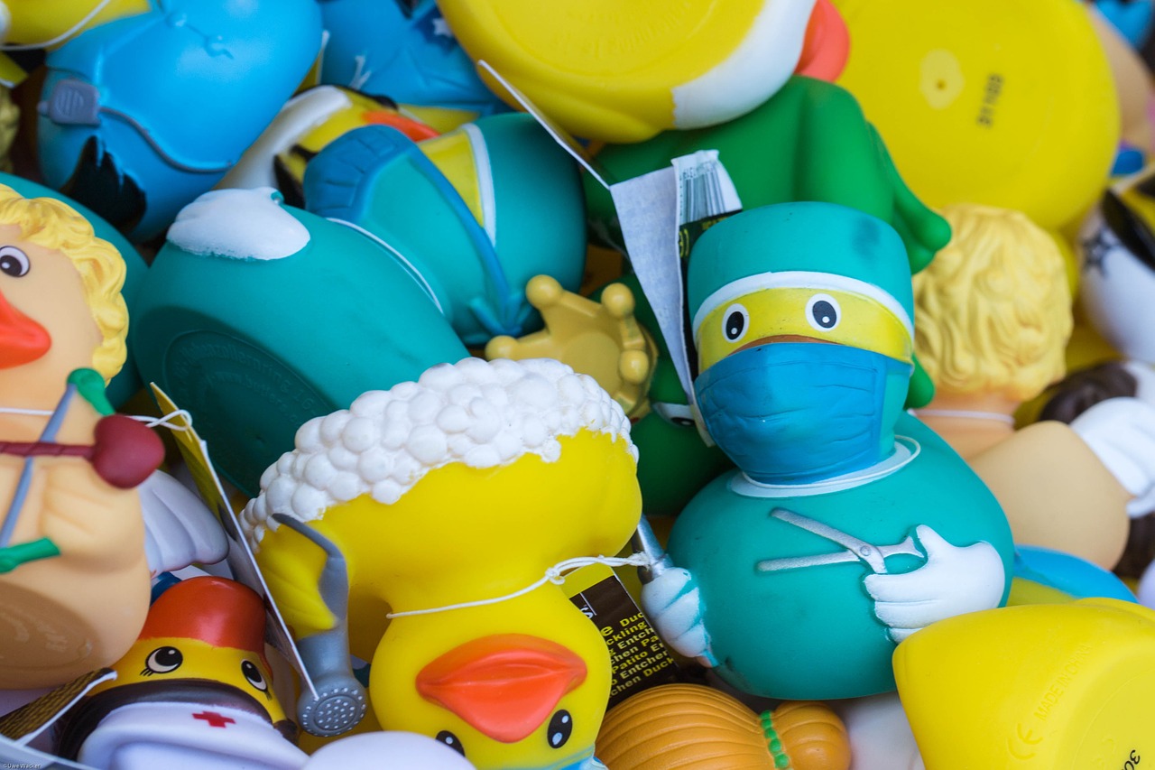 duck toys rubber free photo