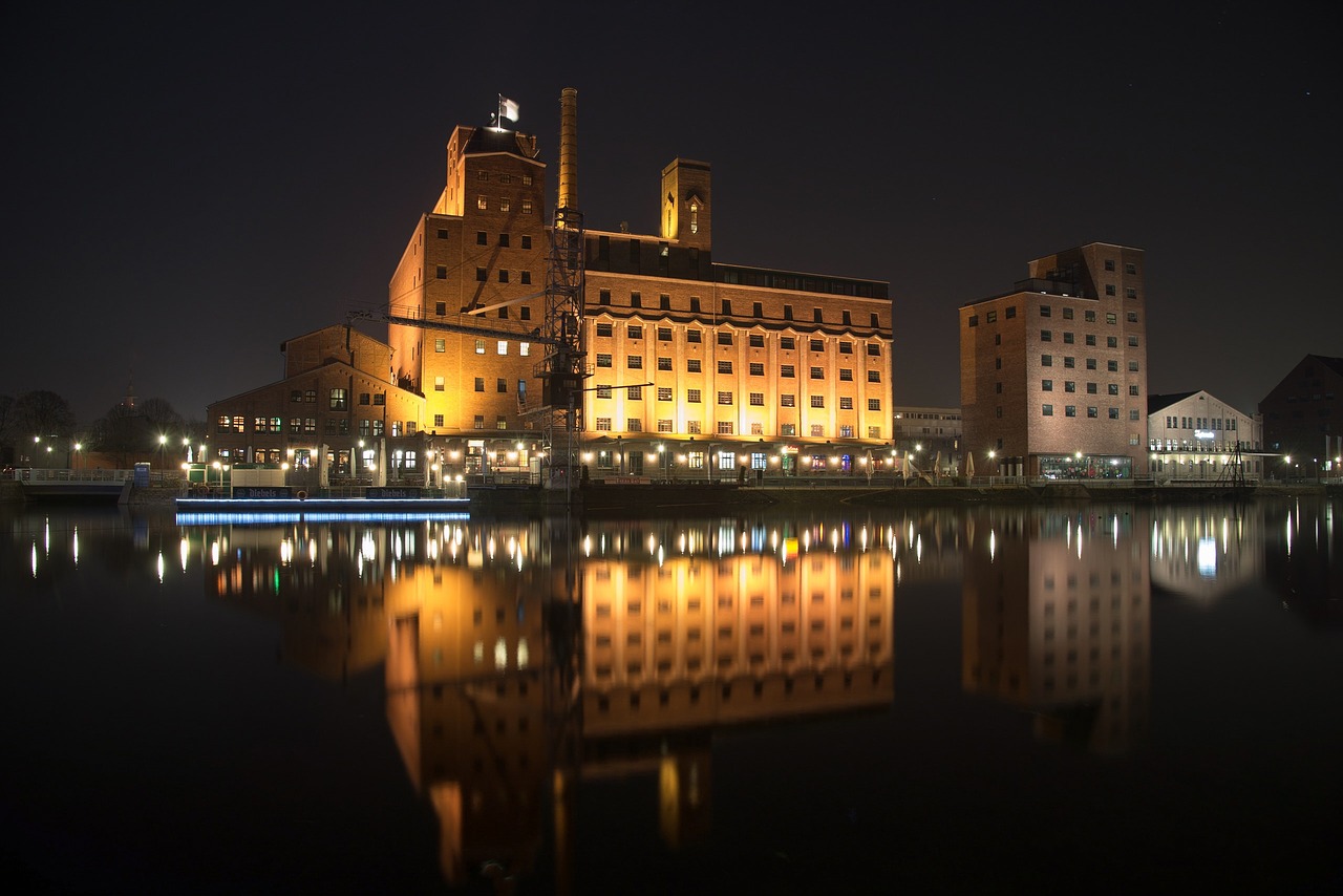 duisburg inner harbour water free photo