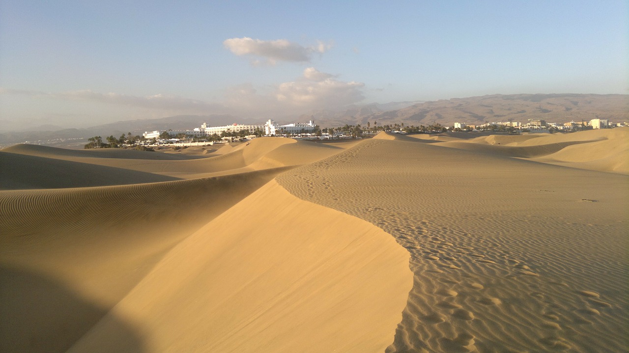 dunes hotel desert free photo