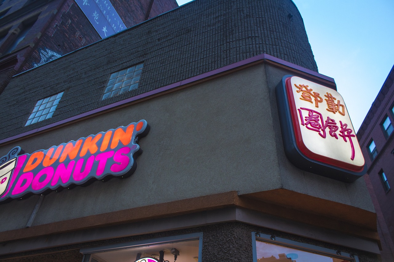 dunkin  donuts  dunking free photo