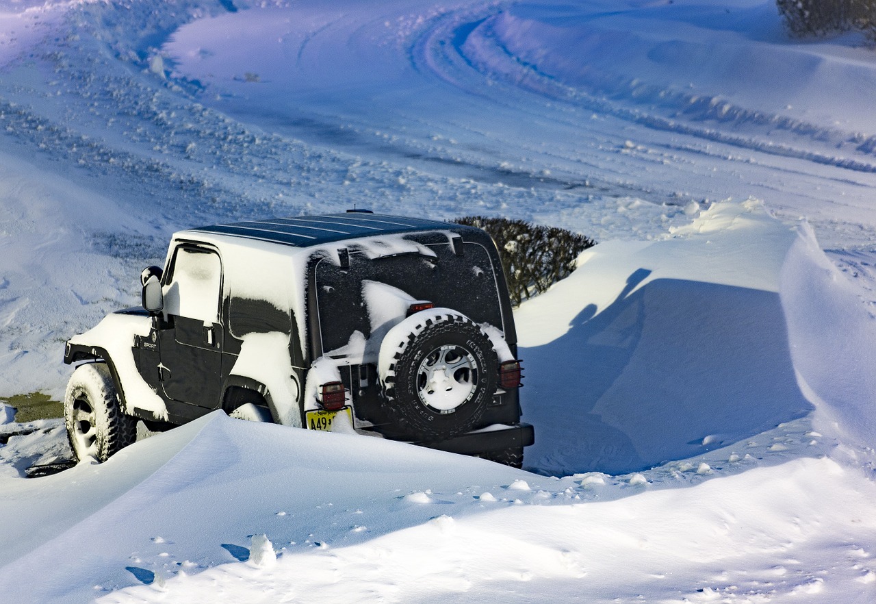 jeep winter snow free photo