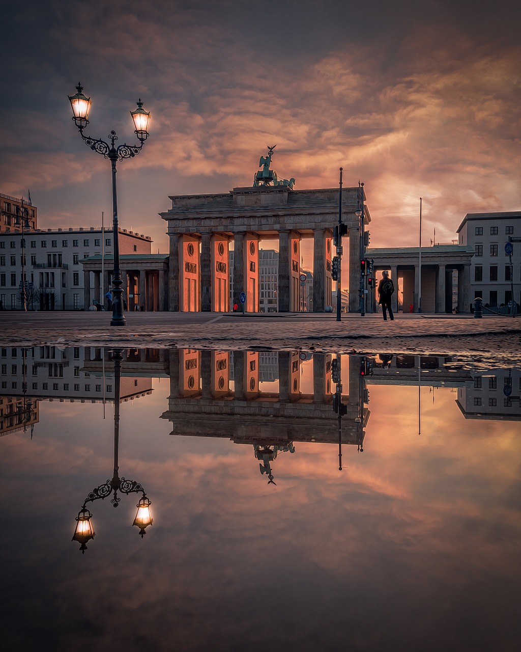 dusk  evening  architecture free photo