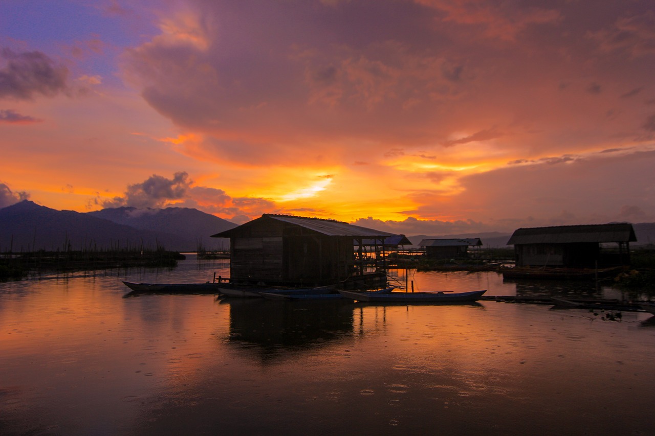 dusk  lake  water free photo