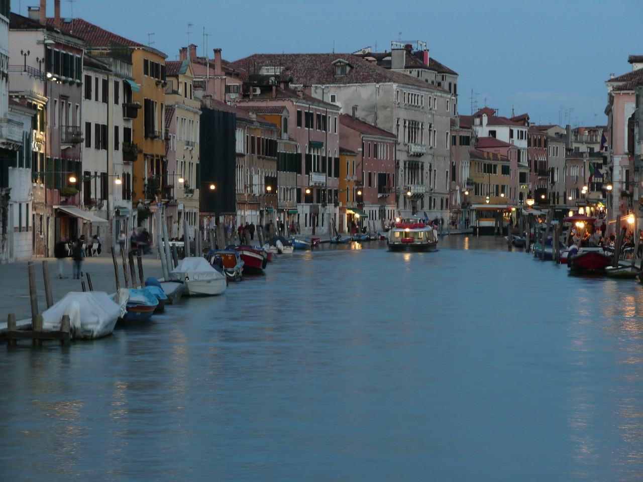 dusk canal boats free photo