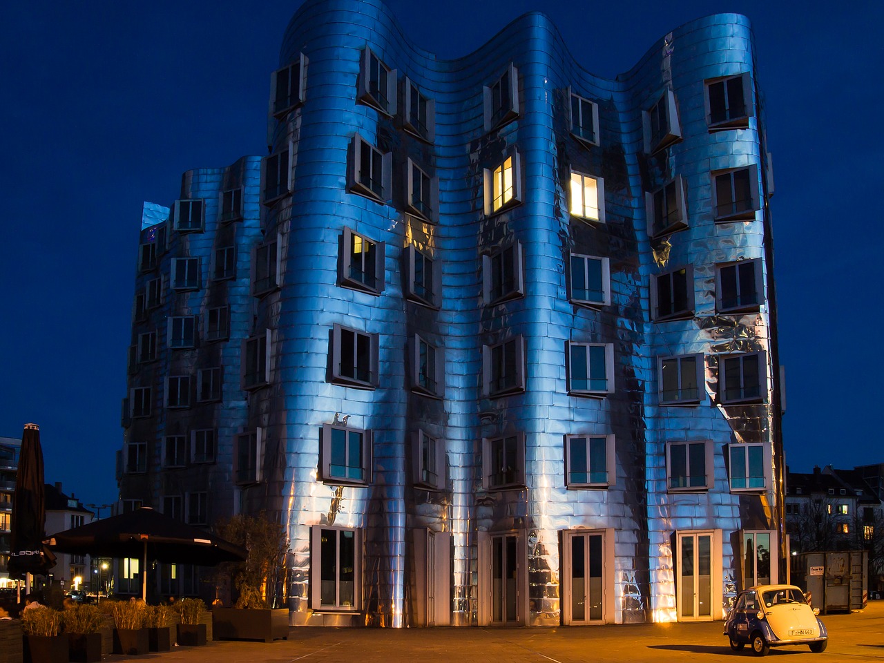 düsseldorf media harbour gehry buildings free photo