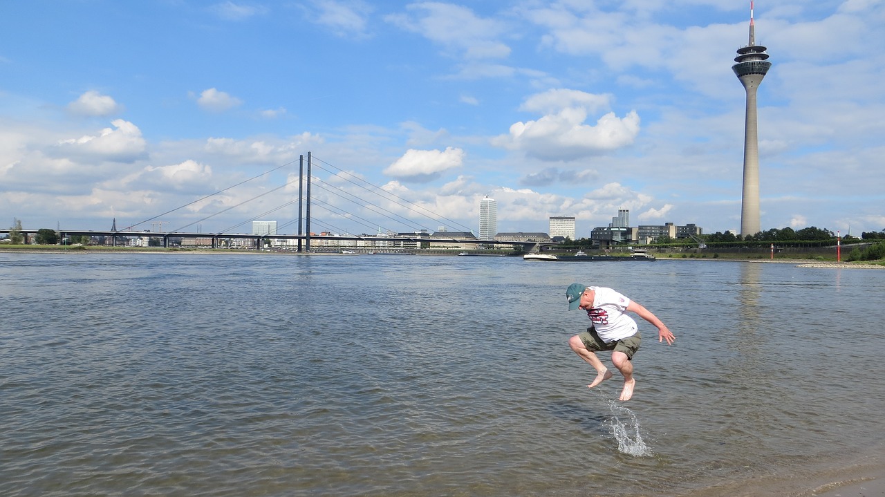 düsseldorf jump rhine free photo