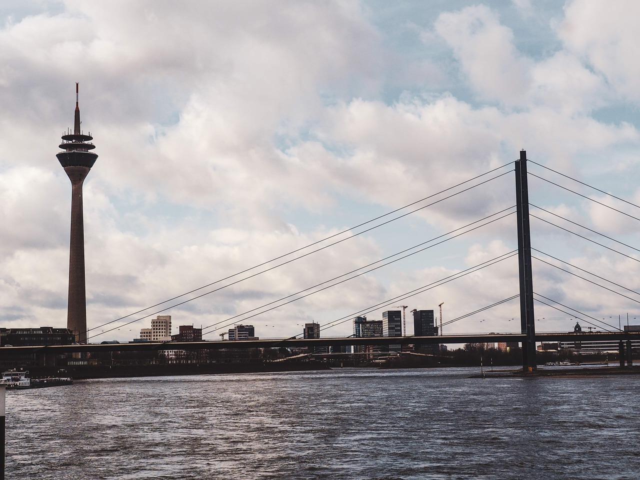 dusseldorf  germany  rhein tower free photo